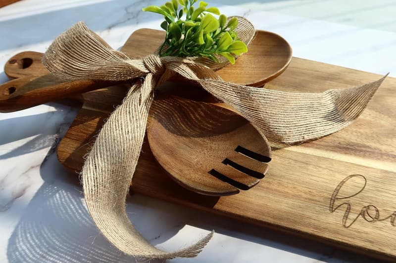 New Home Gift Set: Wooden Cutting Boards for Homeowners