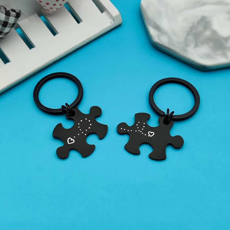 Valentine's Day Couple Keychain - Long Distance Relationship Gift