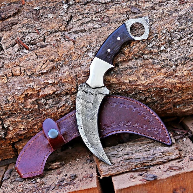 Handmade Damascus Steel Hunting Knife with Sheath