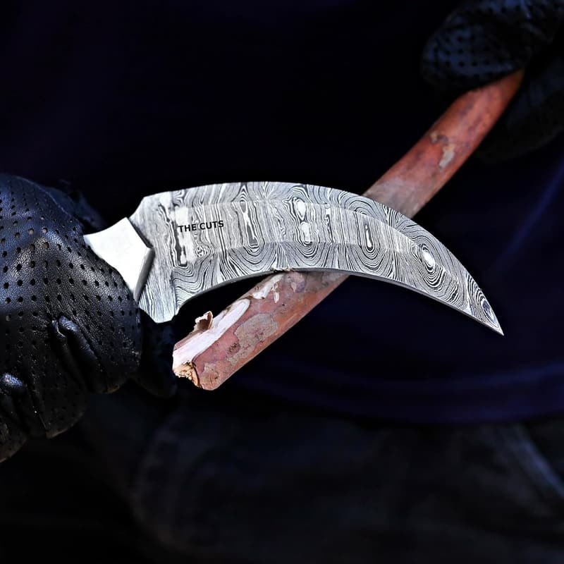 Handmade Damascus Steel Hunting Knife with Sheath