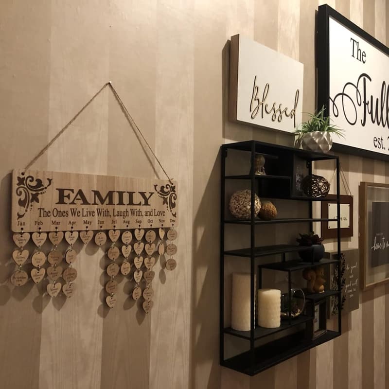 Family Birthday Reminder Calendar Plaque with 100 Tags for Mom