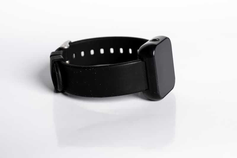 CalmRise Vibrating Alarm Clock with Adjustable Strap