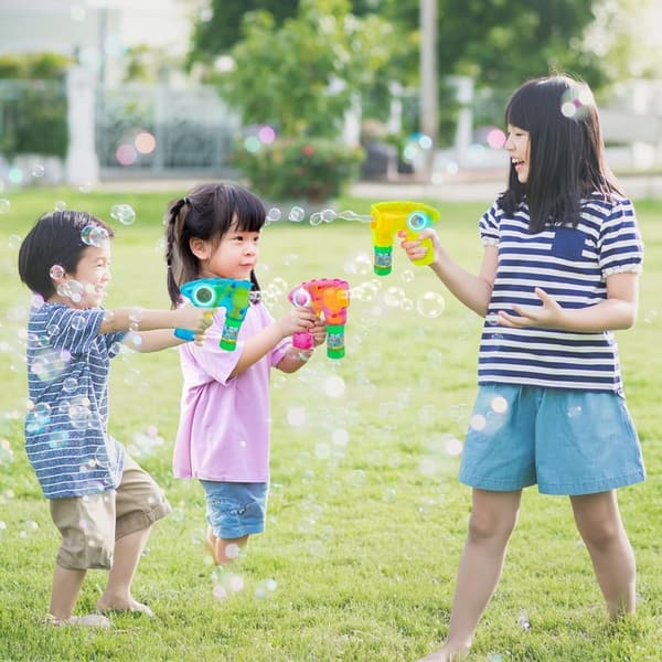 Light-Up Bubble Blaster Set – 3 Guns with 6 Fluid Bottles