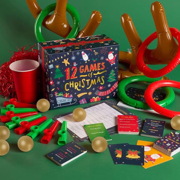 12 Hilarious Holiday Games for Family Fun