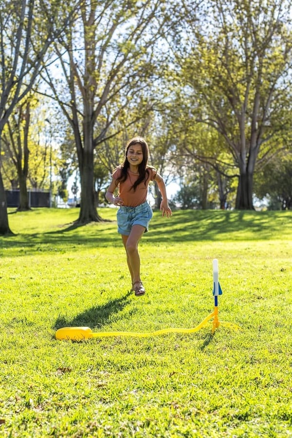 Outdoor STEM Rocket Launcher with 4 Glow-in-the-Dark Rockets