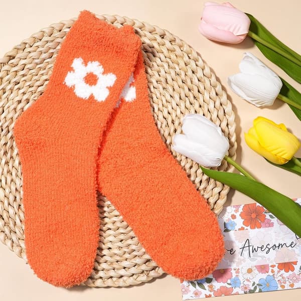Unique Gift Basket for Aunt with Makeup Bag & Tumbler