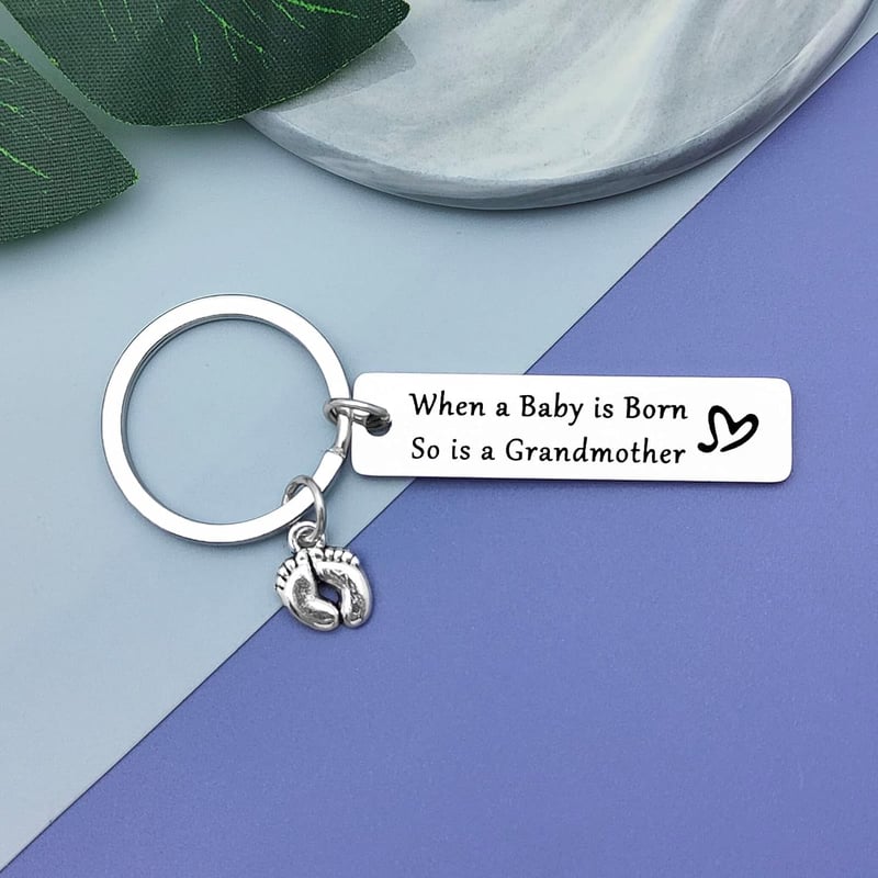New Grandma Keychain - Jewelry Gift for Pregnancy Announcement