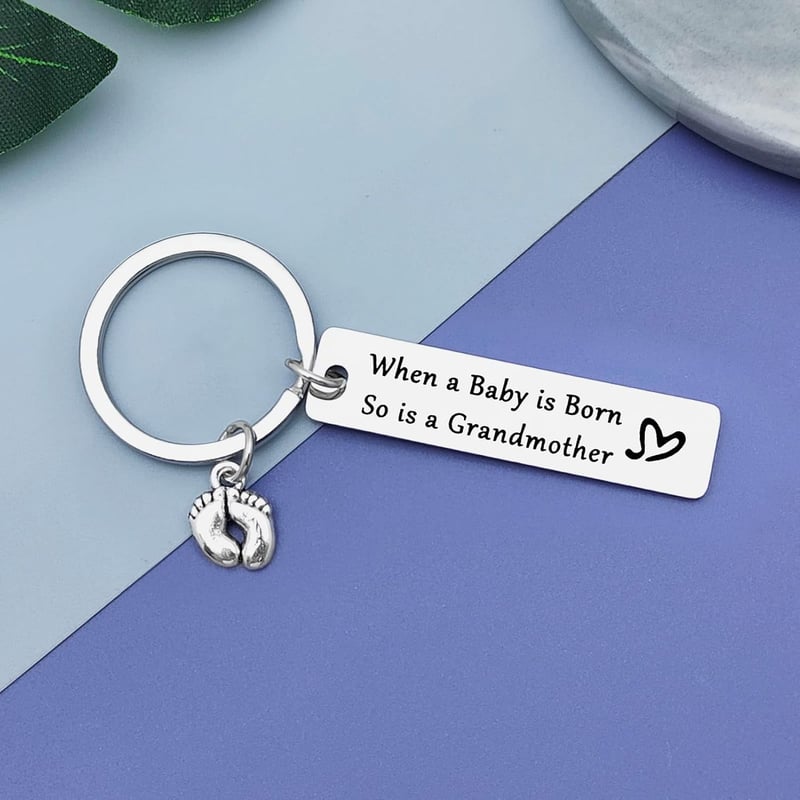 New Grandma Keychain - Jewelry Gift for Pregnancy Announcement
