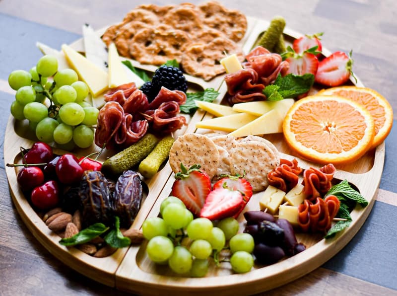 St. Patrick's Day Bamboo Charcuterie Board Set for Mom