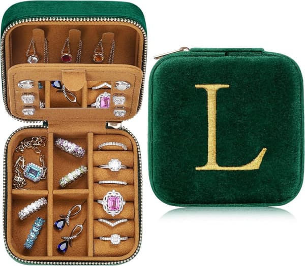 Emerald-Green Velvet Jewelry Box for Sister's Birthday
