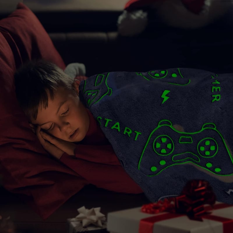 Glow in the Dark Gaming Throw Blanket - Cozy Gifts for Gamers