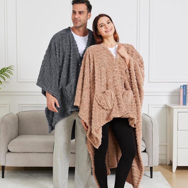 Cozy Soft Poncho Blanket - Warm Gift for Family & Friends