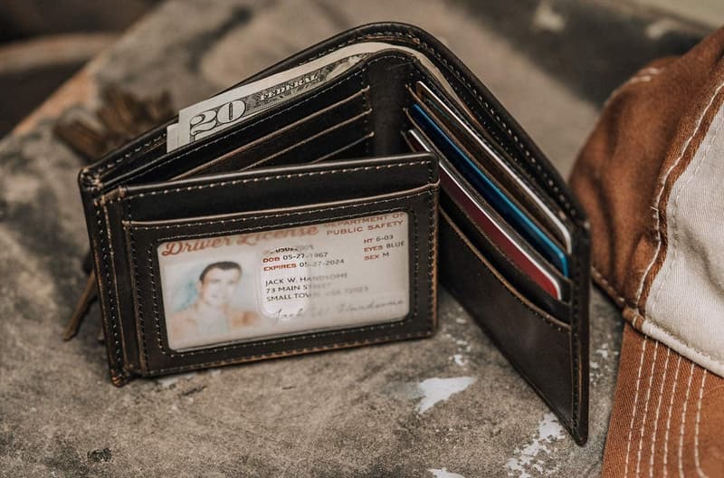 Men's Black Full Grain Leather Bifold Wallet for Outdoorsmen