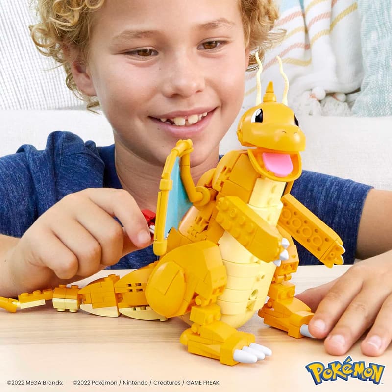 Pokémon Dragonite Building Set - 388 Poseable Pieces for Kids