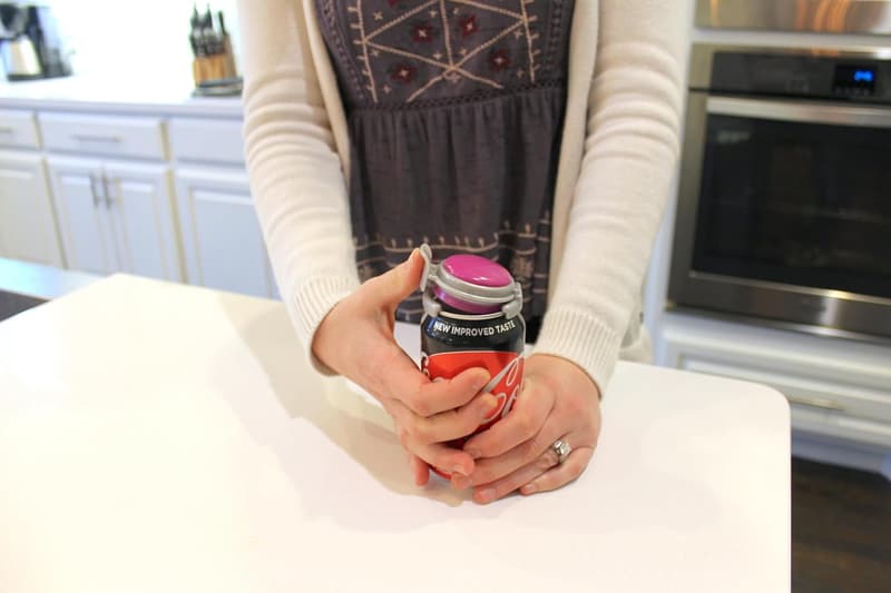 Reusable Soda Can Pump and Pour Saver – 2 Pack