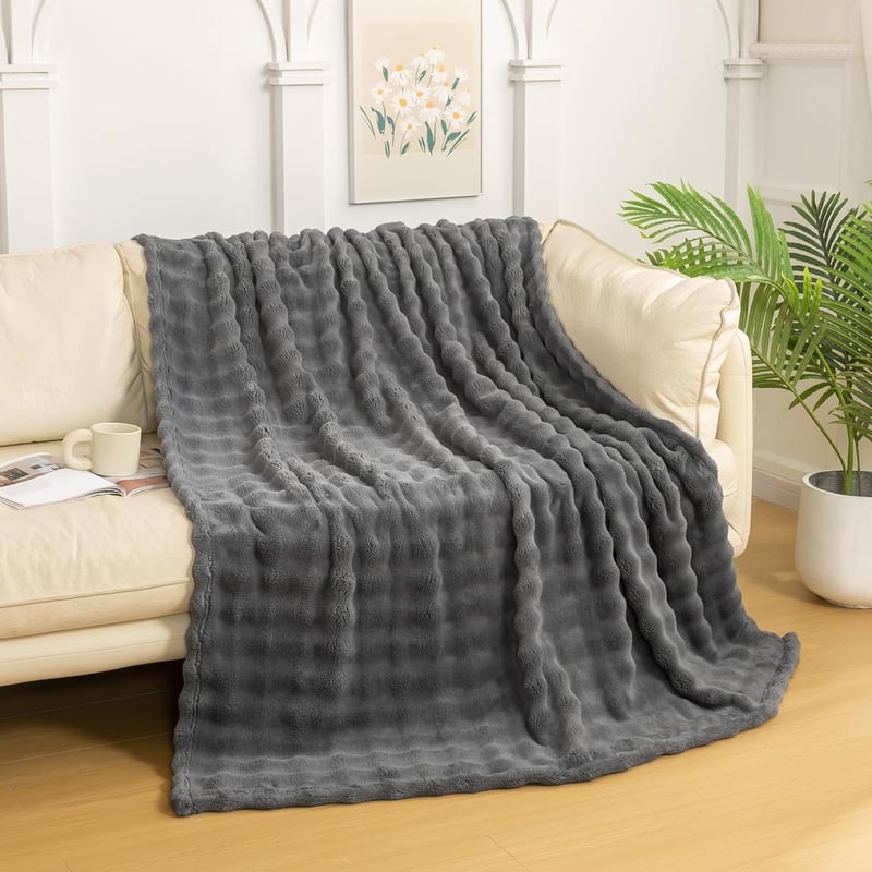 Cozy 3D Bubble Faux Fur Throw Blanket for Home Décor (Grey)