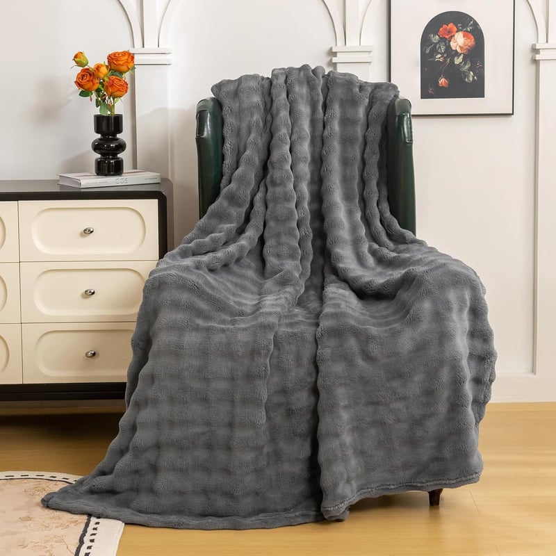 Cozy 3D Bubble Faux Fur Throw Blanket for Home Décor (Grey)