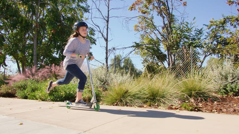 Kids' Razor A3 Kick Scooter - Foldable, Lightweight, Adjustable