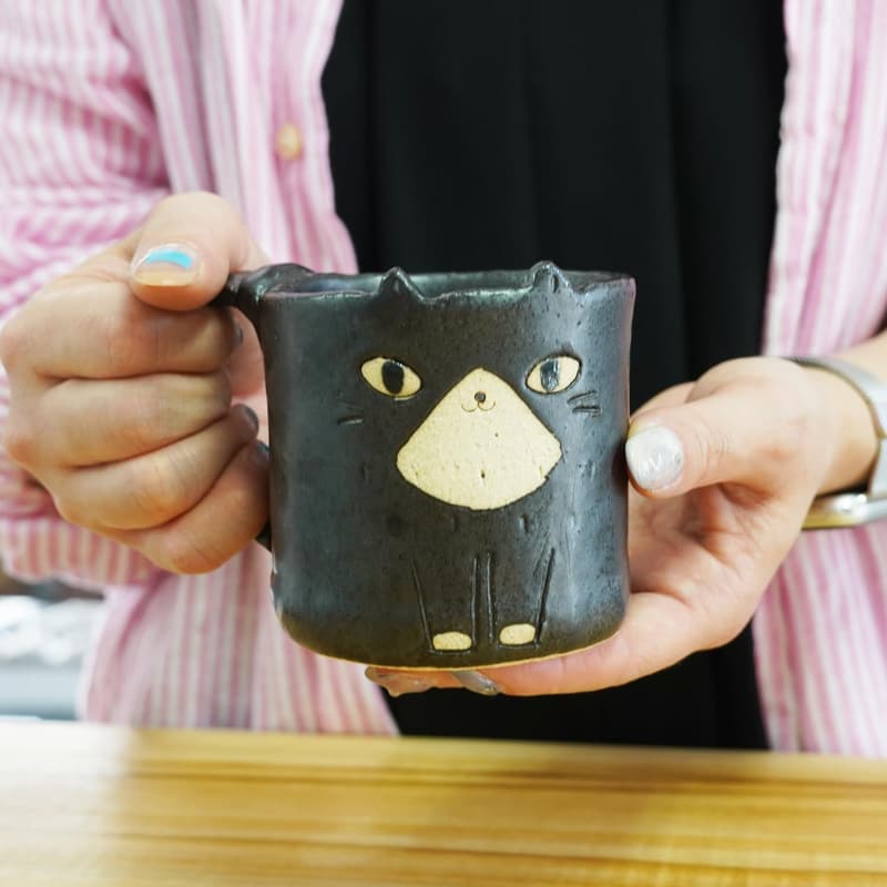 Charming Handcrafted Mino Ware Cat Mug - 9.4 fl oz Earthenware