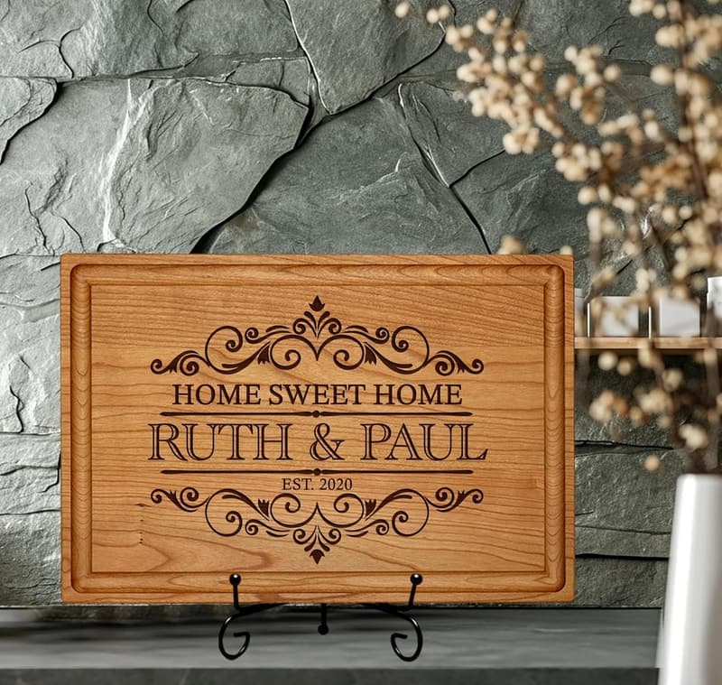 Personalized Engraved Cutting Board - Perfect Anniversary Gift for Couples