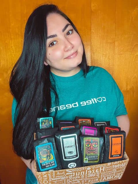 Specialty Arabica Coffee Gift Box | 12 Medium Roast Samples