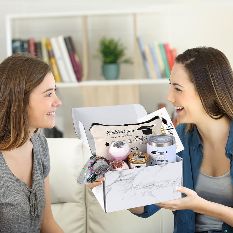 2025 Graduation Gift Set for Her - 10 Piece Collection