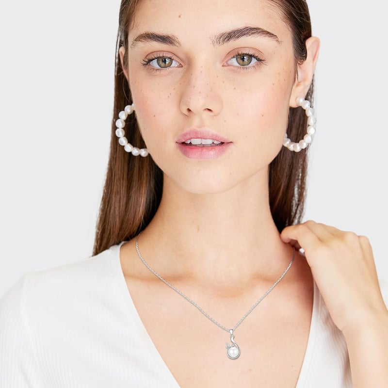 Graduation Gifts for Girls: Sterling Silver Pearl Necklace