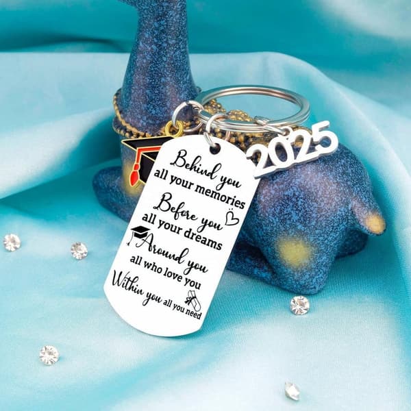 2025 Graduation Keychain Gift for Graduates