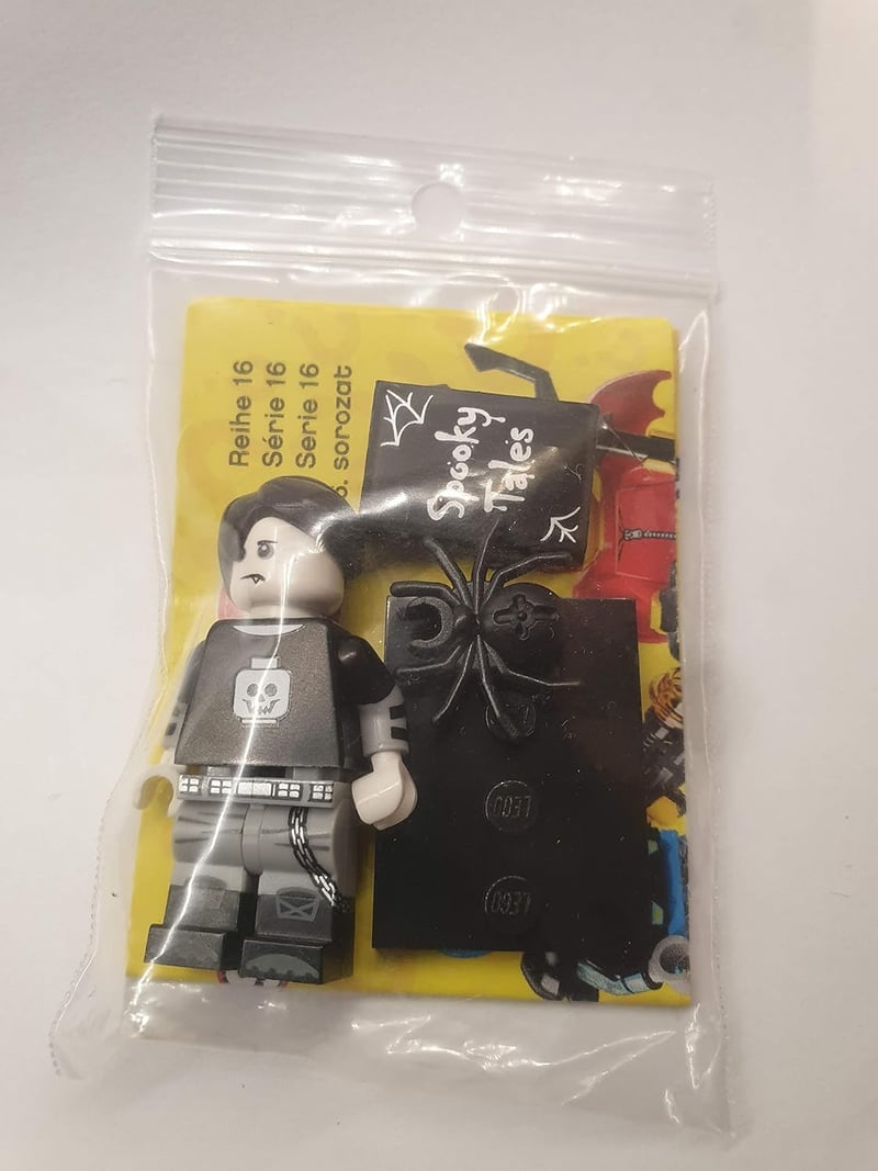 Halloween LEGO Series 16 Spooky Boy Minifigure (71013)
