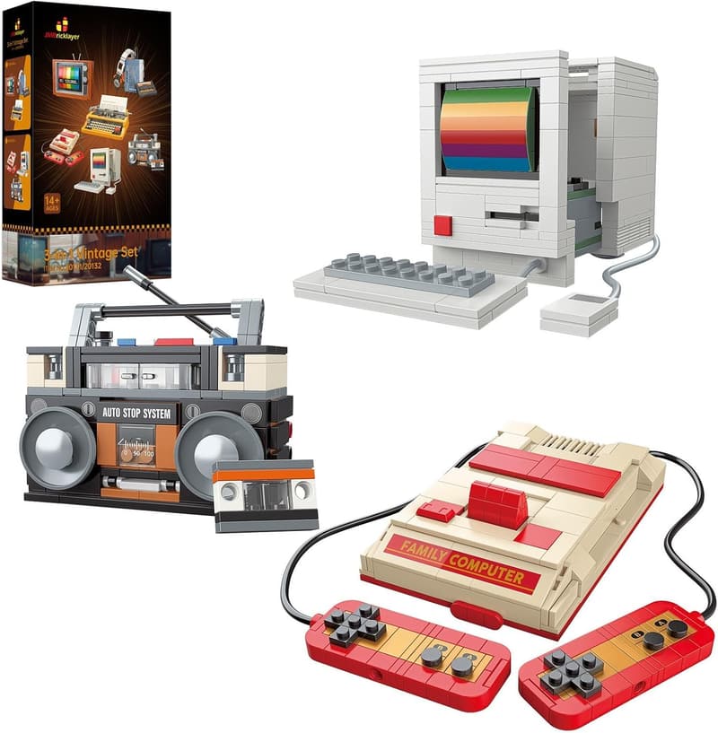 Retro Game Console Building Set - 80s Nostalgic Collectible (552 Pieces)