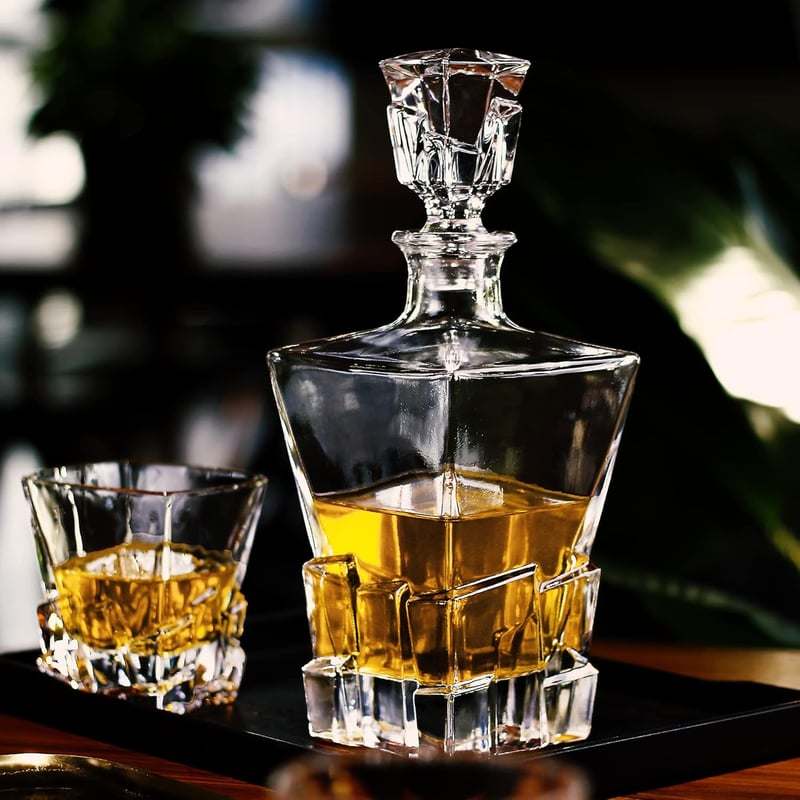 Premium 29 oz Whiskey Decanter with Glass Stopper for Men