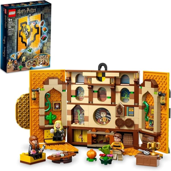 LEGO Harry Potter Hufflepuff House Banner Set with Minifigures