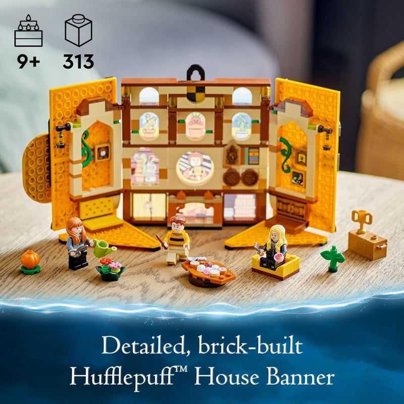 LEGO Harry Potter Hufflepuff House Banner Set with Minifigures