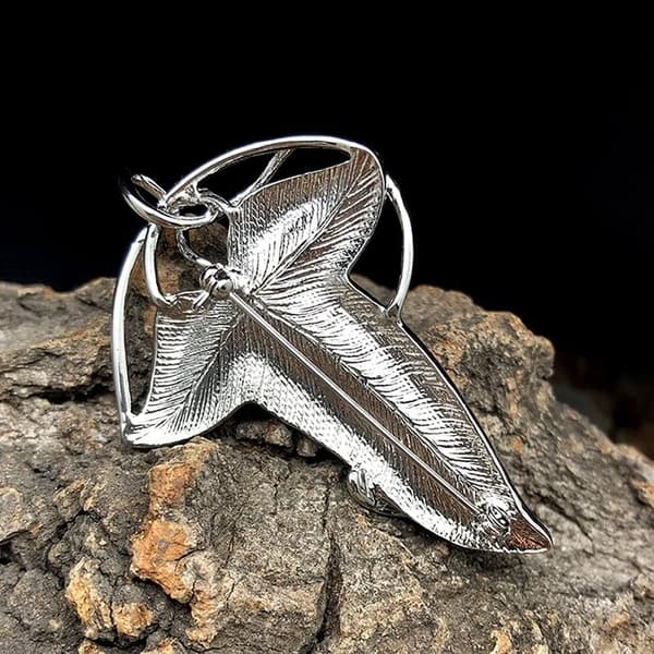 Elven Green Leaf Enamel Brooch for Cosplay and Outfits