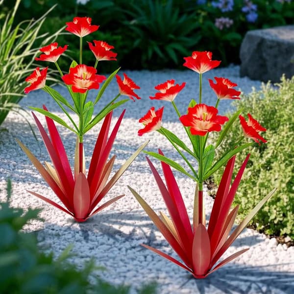 Outdoor Garden Decoration: Large Red Daffodil Metal Art