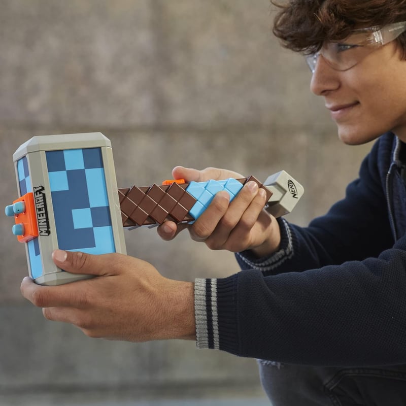 Nerf Minecraft Stormlander Dart-Blasting Hammer – Fires 3 Darts
