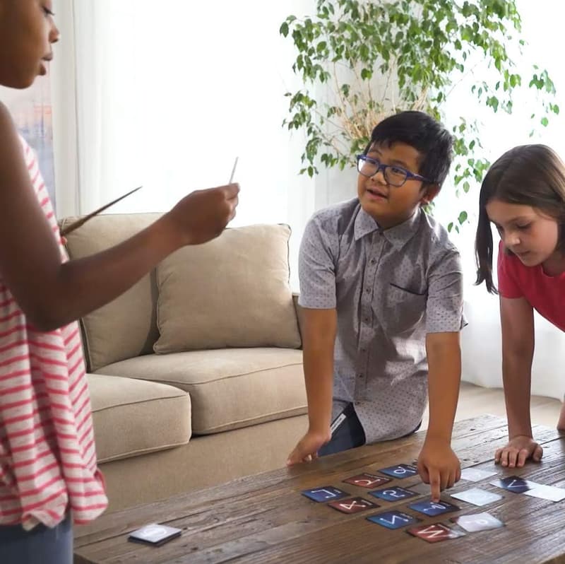 Harry Potter Spellcasters Charade Game with Wand and Cards