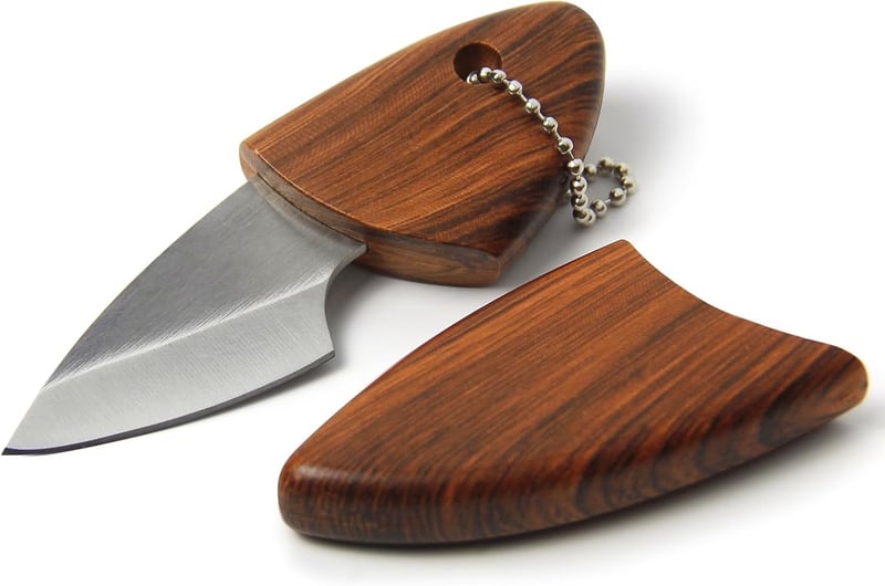 EDC Pocket Knife Keychain with Sheath - Everyday Carry Gadget