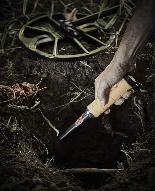 Minelab PRO-FIND 35 Waterproof Pinpointer Metal Detector