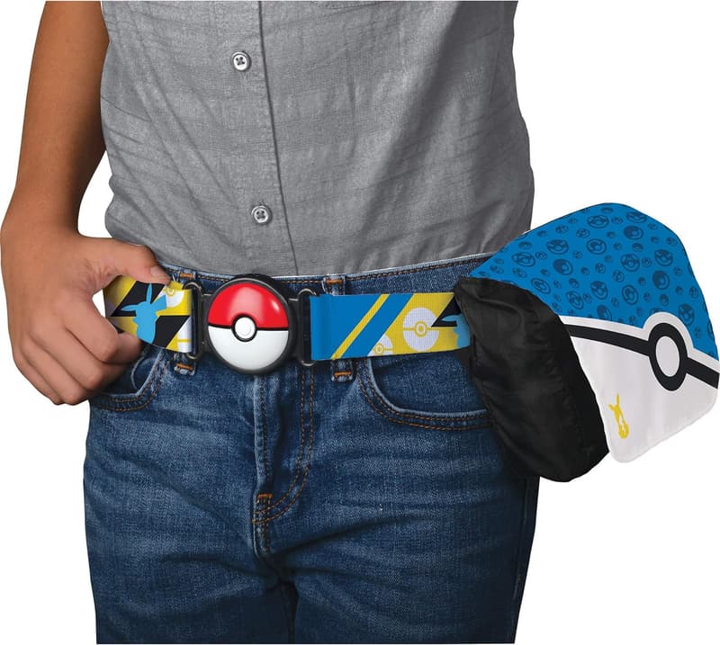 Pokémon Bandolier Set with Pikachu Figure and Battle Mat