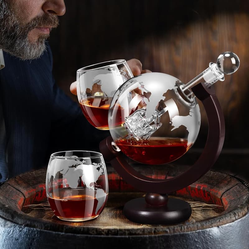 Whiskey Decanter Globe Set with 2 Etched Glasses - 850ml