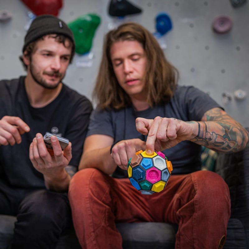 3D Climbing Ball for Focus and Creativity