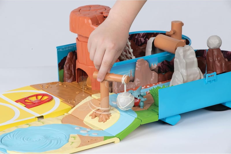 Pokémon Desert Battle Playset with Pikachu Figure