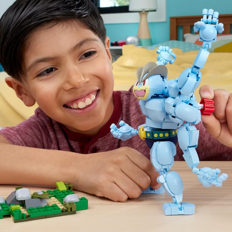 Pokémon Machamp Building Set - 401 Pieces, Articulated Toy for Kids