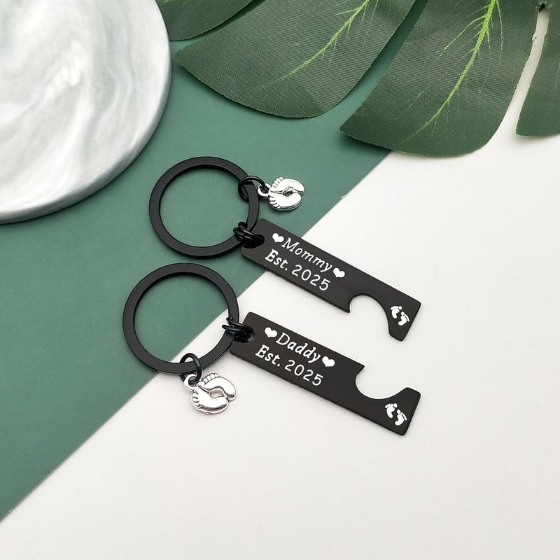 Pregnancy Announcement Keychain Set for New Parents