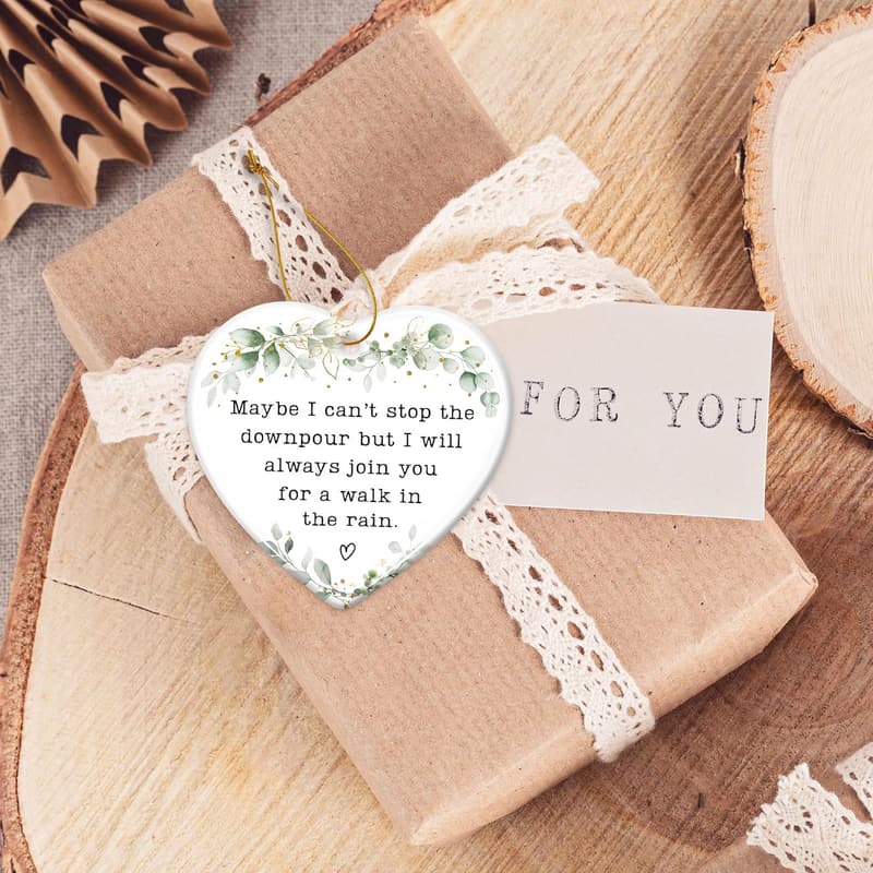Sentimental Heart Ornament for Best Friend - Ceramic Wall Decor