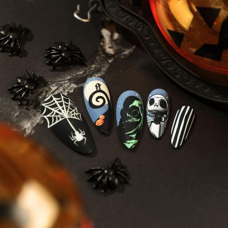 Halloween Spider Web Press-On Nails - 24 Pcs Almond Style
