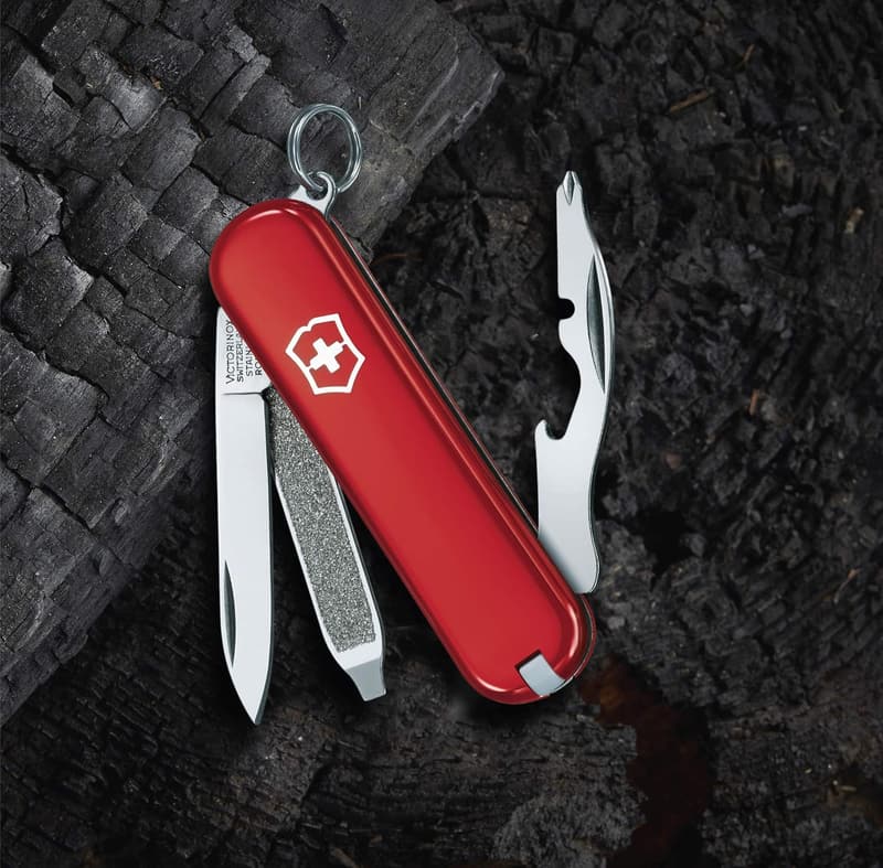 Swiss Army Knife with 9 Functions and Key Ring - Red