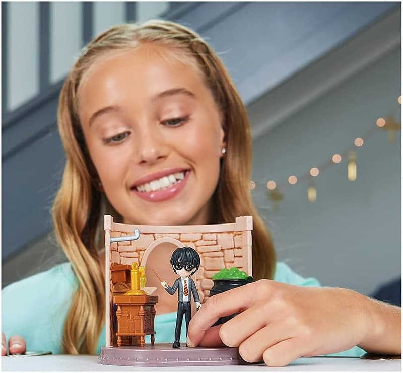 Harry Potter Magical Minis Potions Classroom Set with Figure