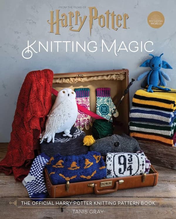 Harry Potter Knitting Magic: Official Knitting Patterns Book